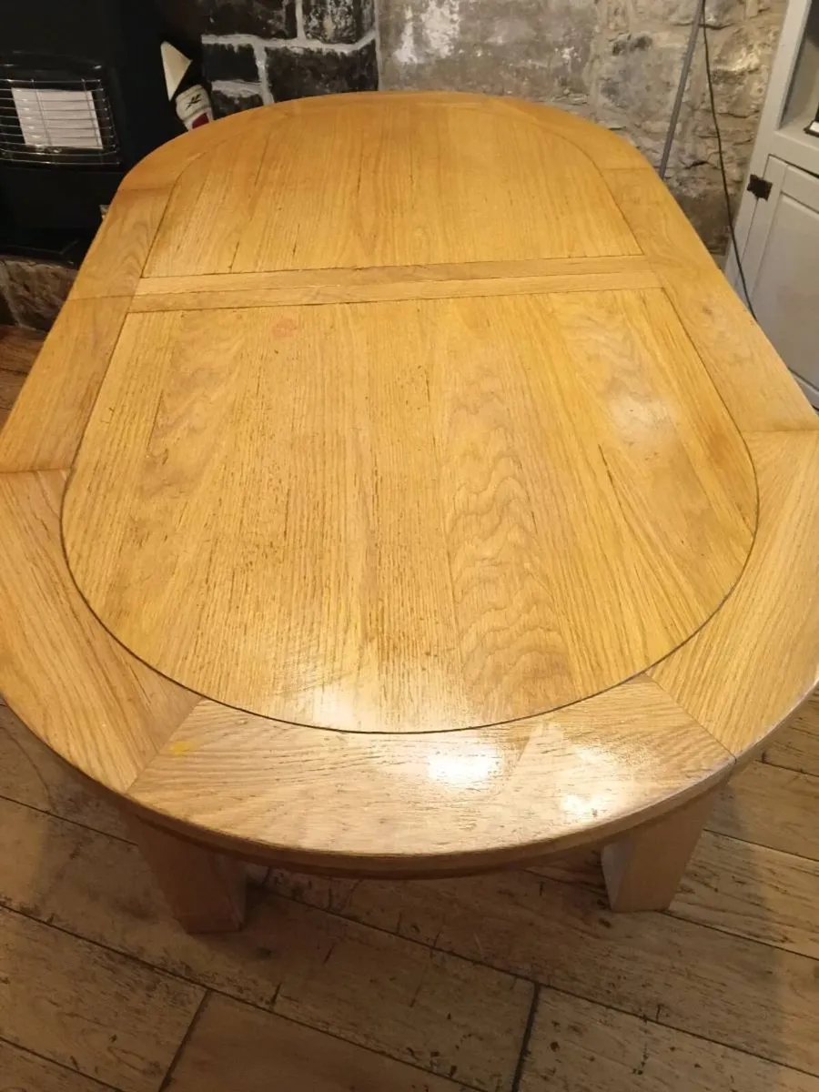 Kitchen table - Image 1