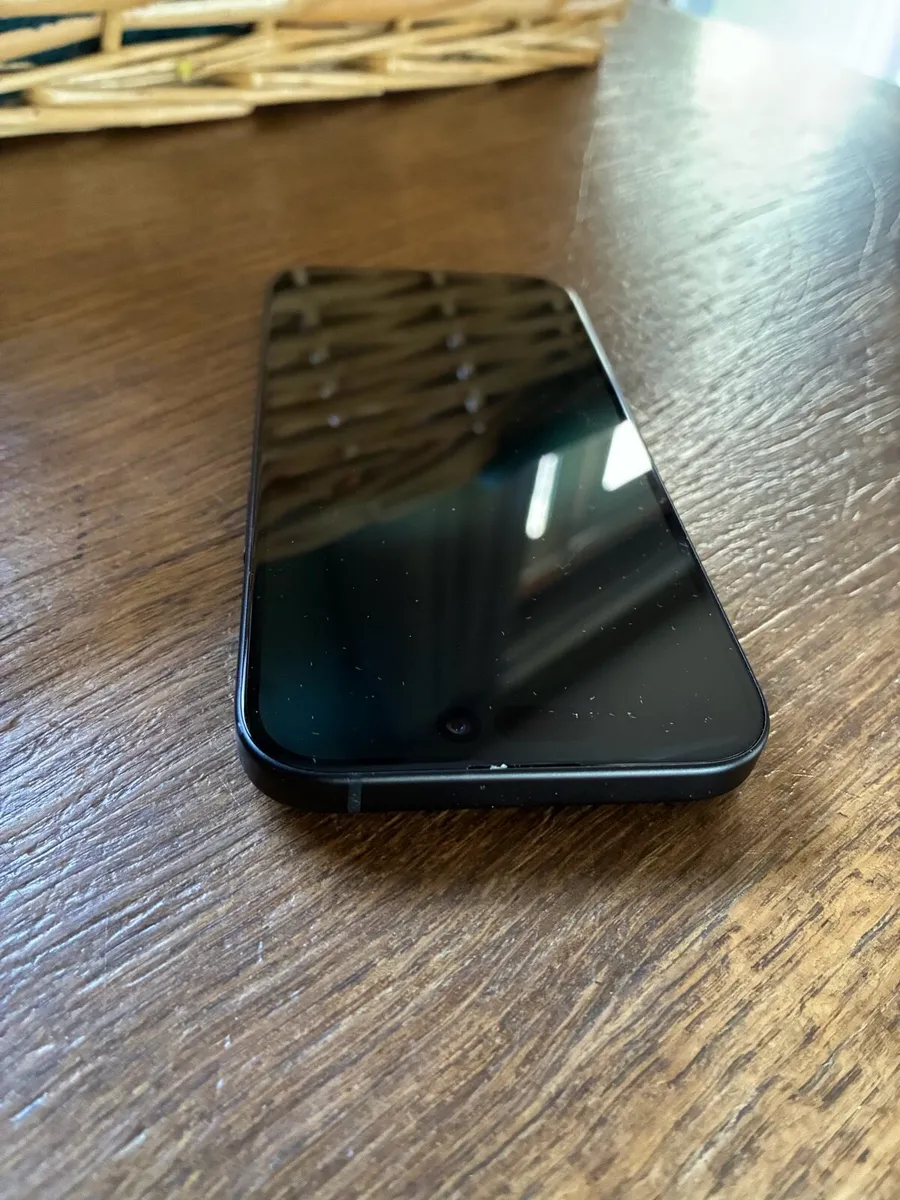 IPhone 15 - Image 4