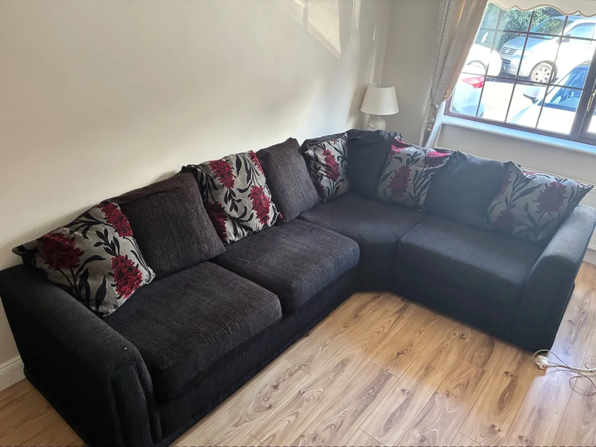 Couch - Image 2