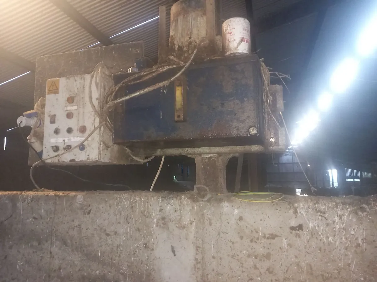 Automatic yard scraper - Image 2