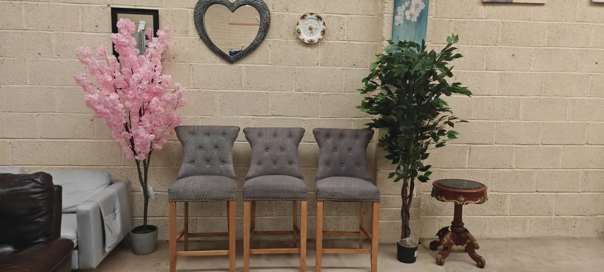 3 High Stools €50 - Image 4