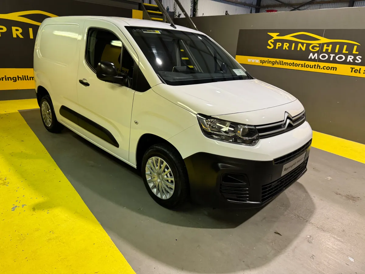 2023 Citroen Berlingo LX 1.5 HDI 3 Seats NO VAT - Image 2