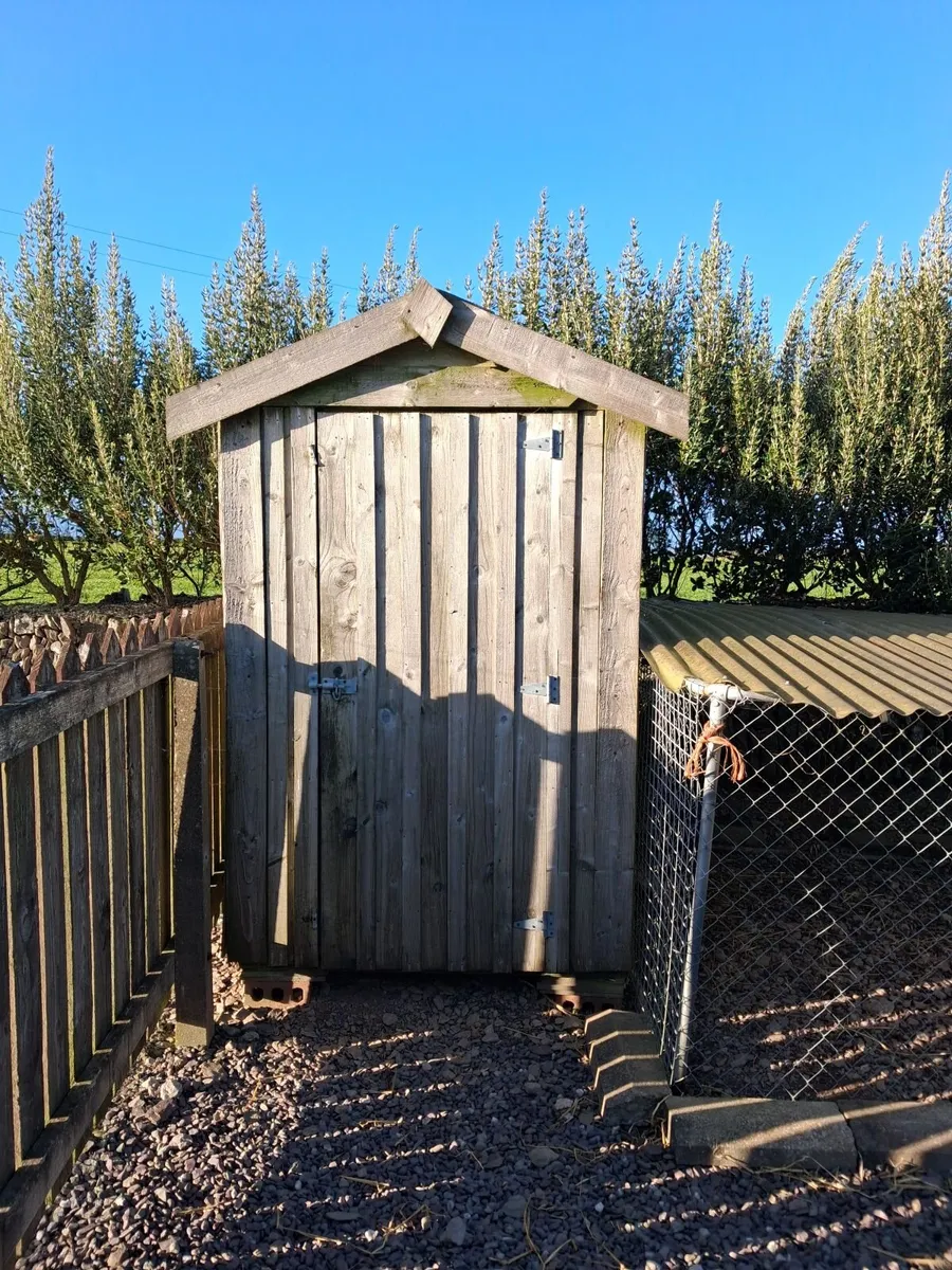 Hen house (4ft x 6ft) & hen run - Image 3