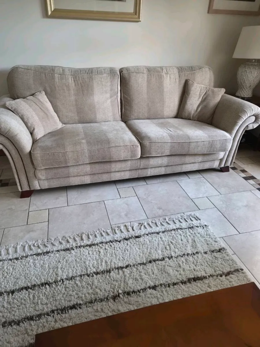 Suite of furniture - Image 2
