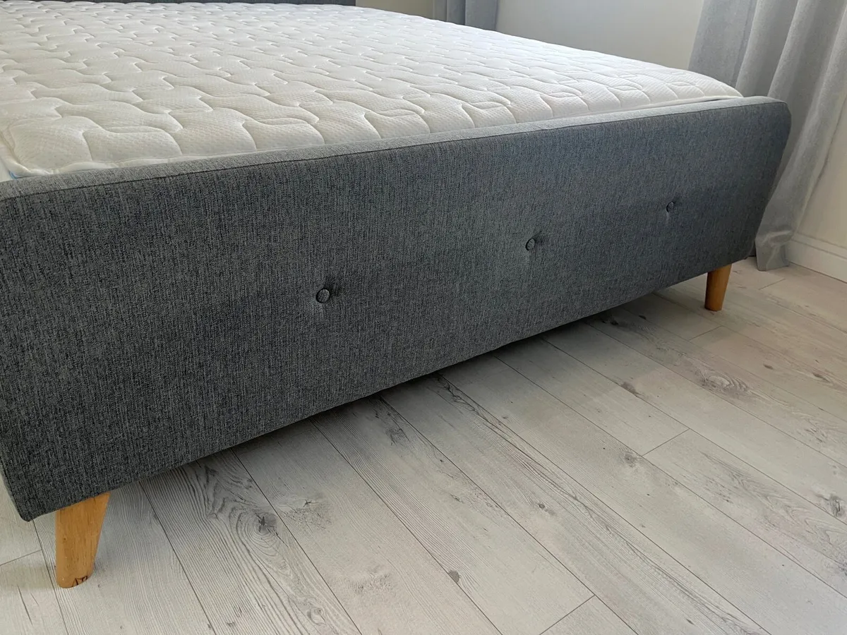 King-size bed & mattress - Image 4