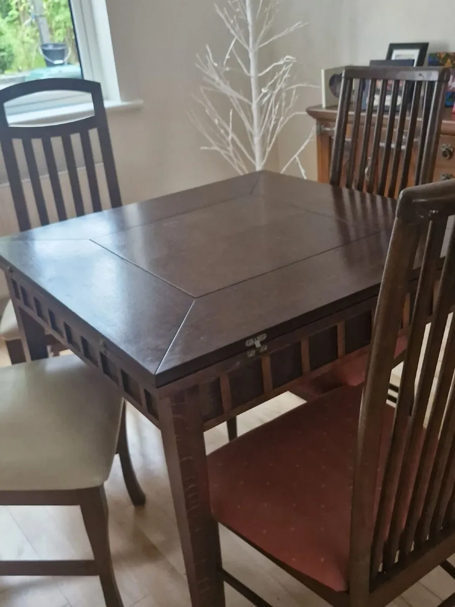 Table and Chairs - Image 3