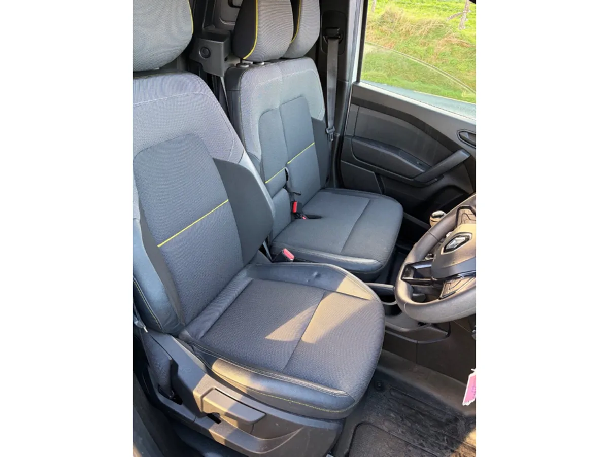 Renault Kangoo VAN ML19 DCI 95 START 4DR - Image 1