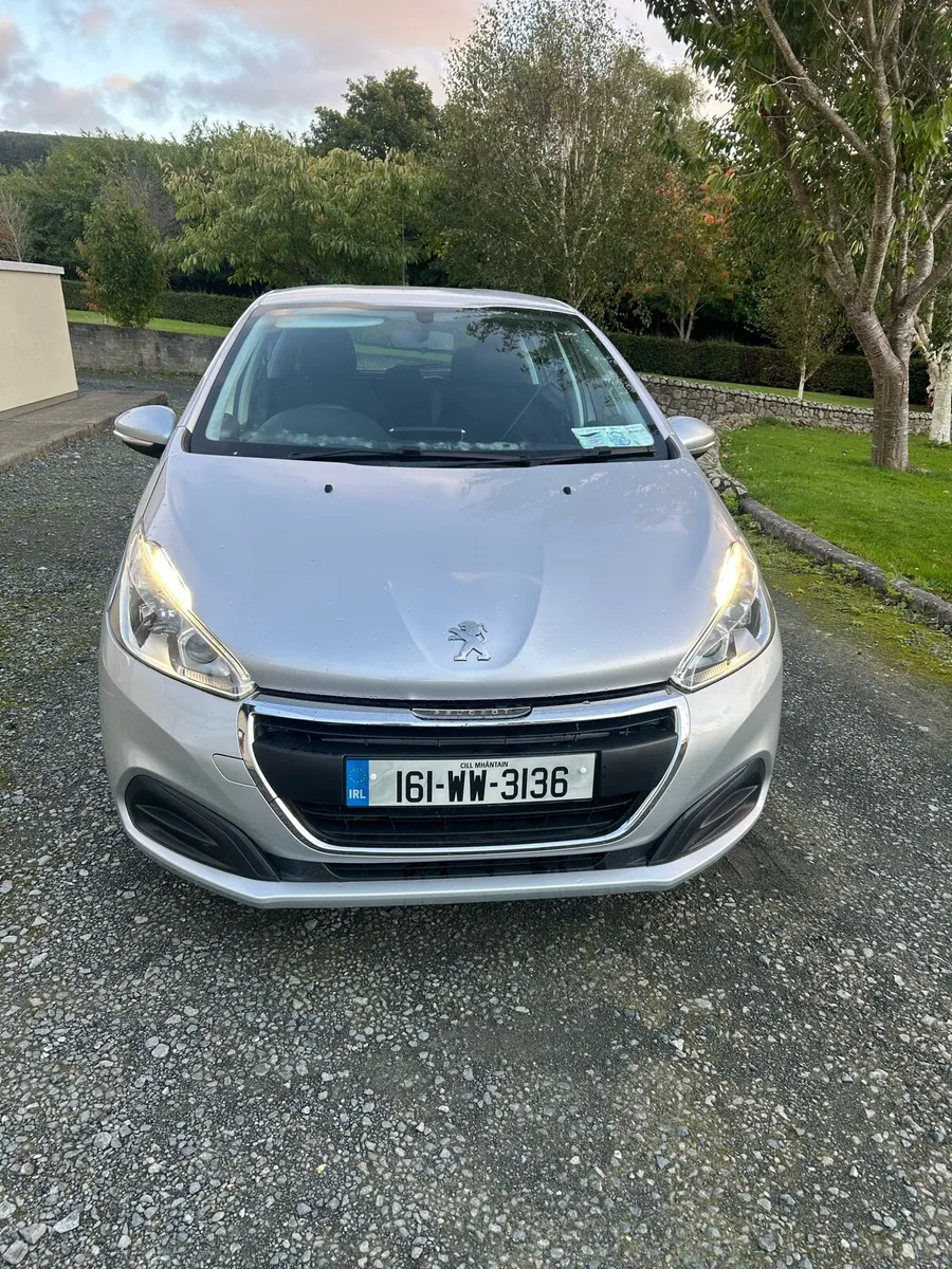 Peugeot 208 - Image 1