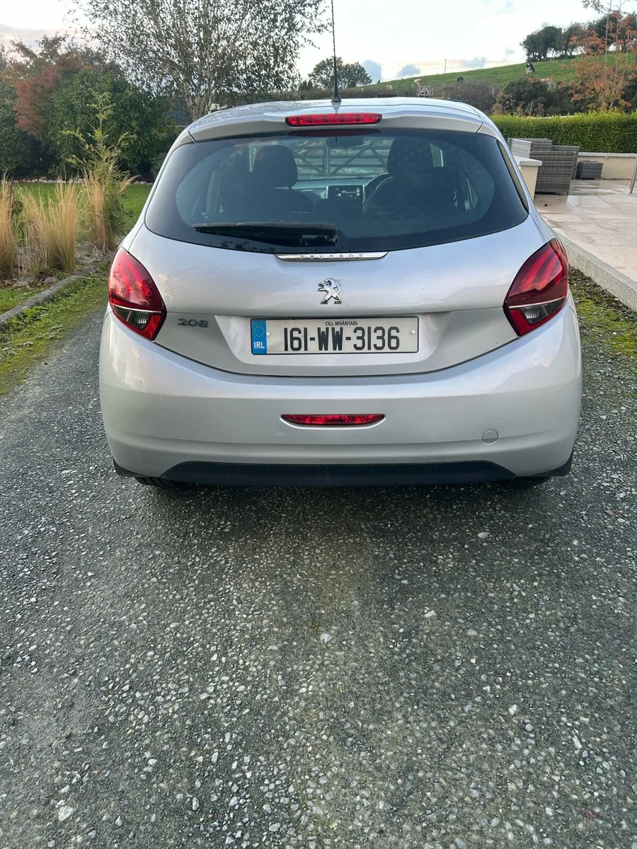 Peugeot 208 - Image 3