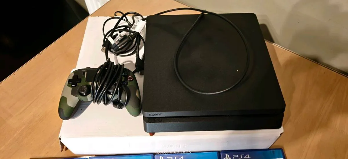 Playstation 4 - Image 1
