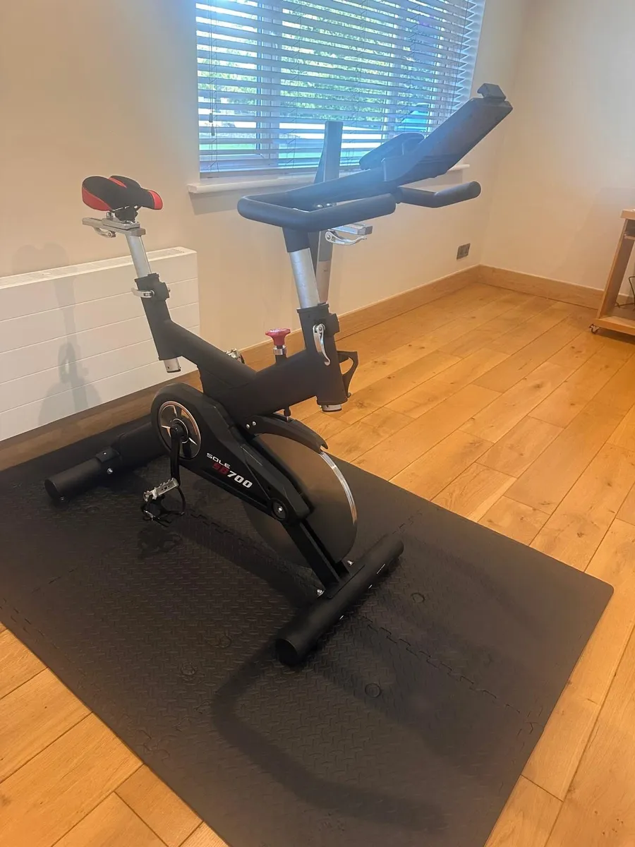 Spin bike - Image 1