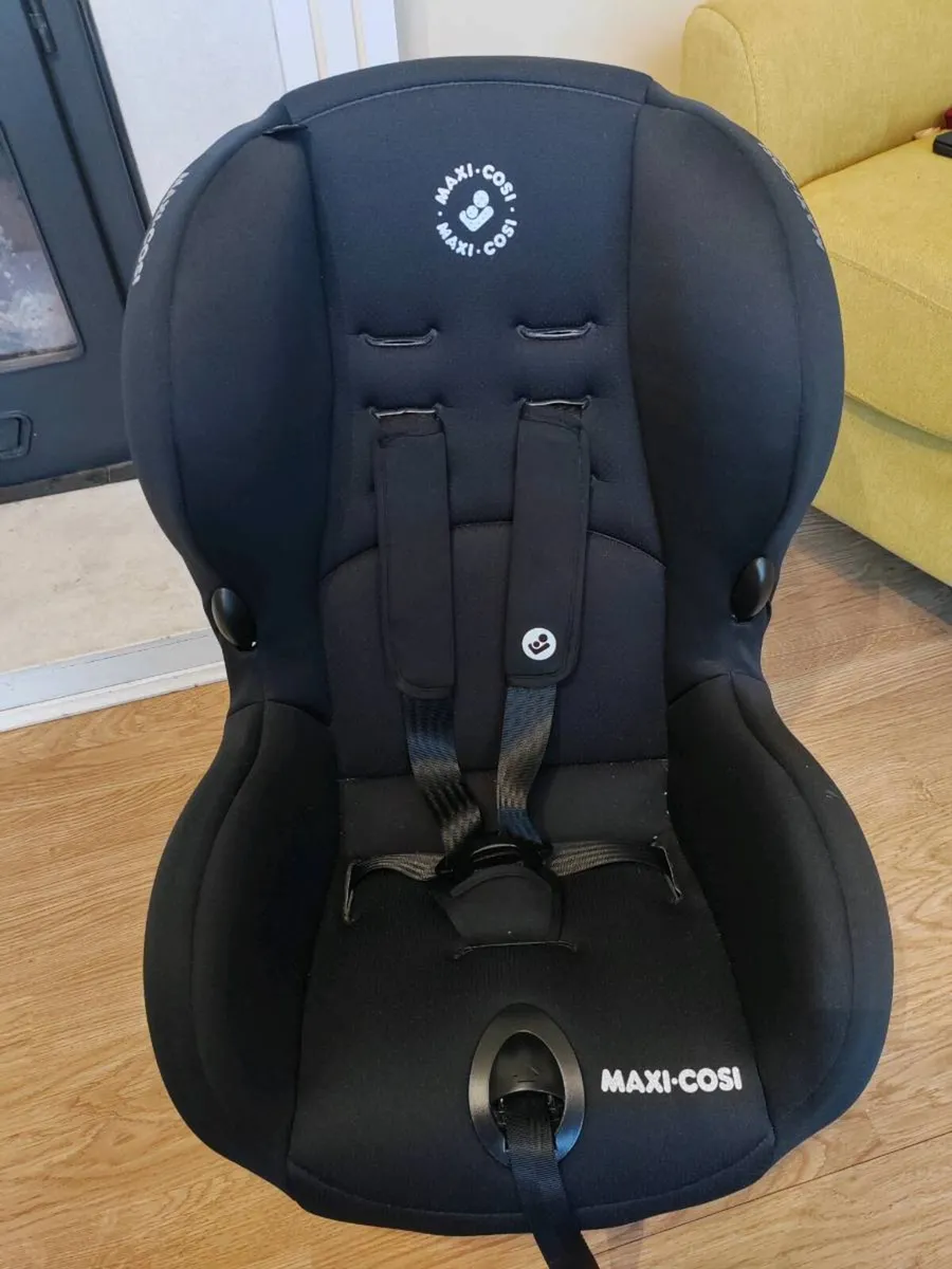Maxicosi Car Seat - Image 1