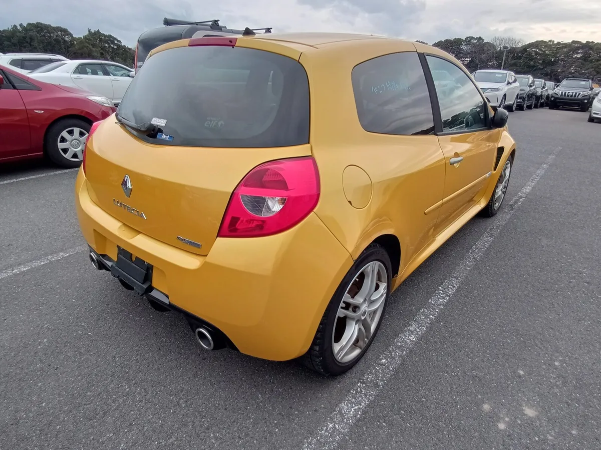 2011 Renault Clio 2.0L RS200 Track Car - Image 3