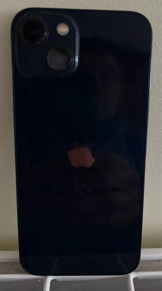 iPhone 13 - Image 2