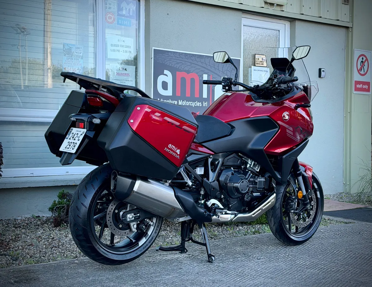 242 Honda NT1100 DCT - Image 3