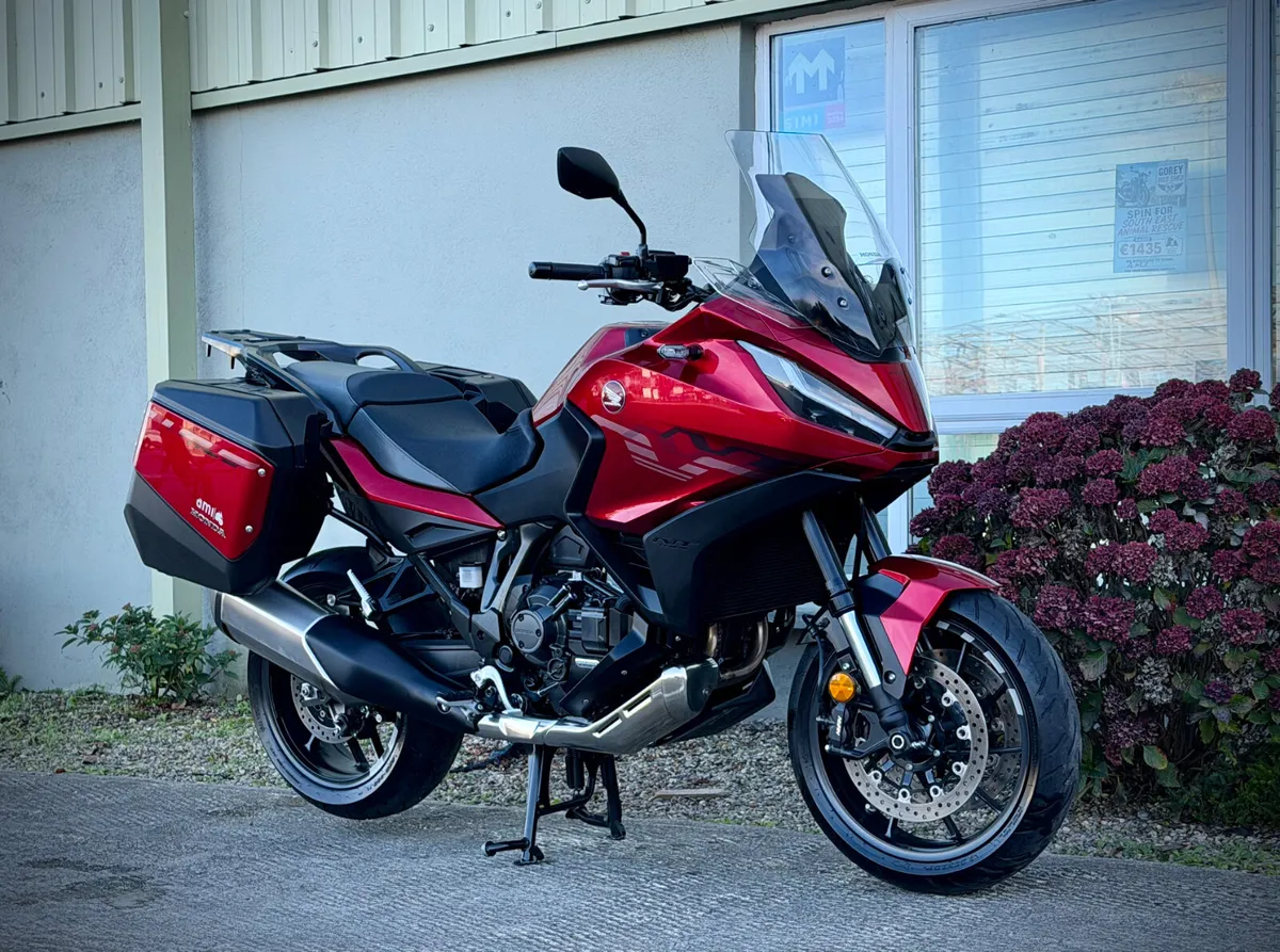 242 Honda NT1100 DCT - Image 2