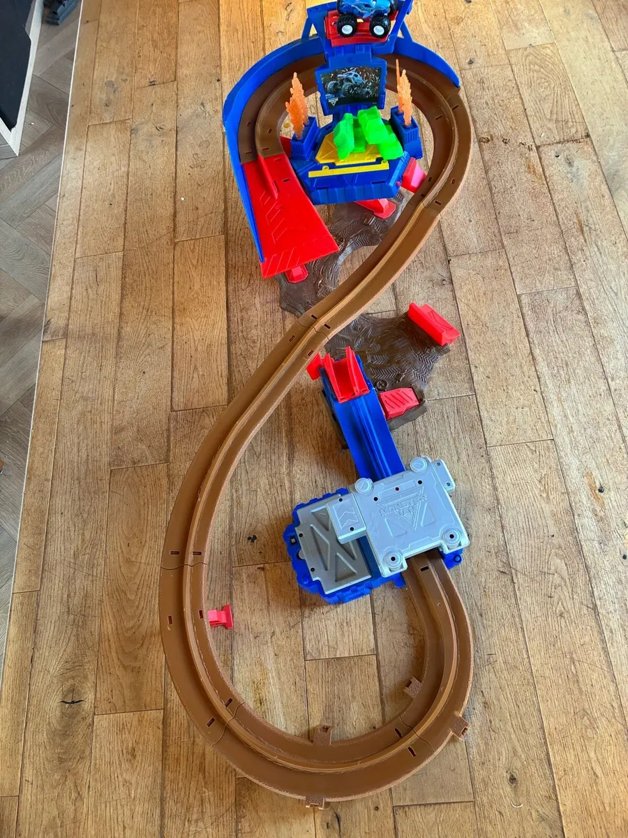 Hot wheels monster trucks - Image 1