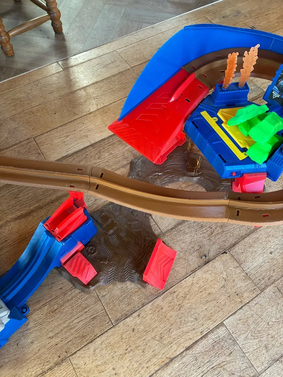 Hot wheels monster trucks - Image 4