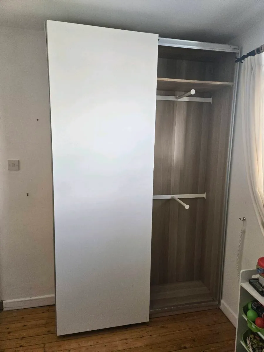 Wardrobe / Sliderobe - Image 2