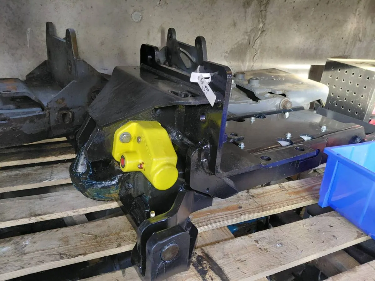 Cnh TM T7 T7040 hitches.. - Image 3