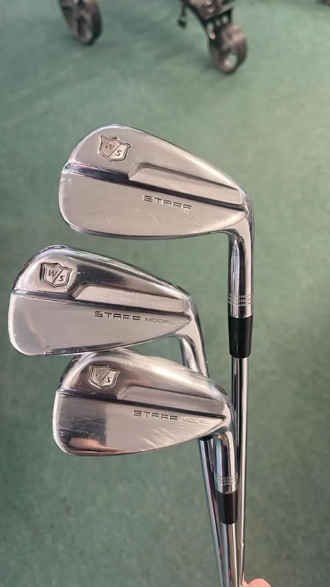 Wilson Staff CB/FORGED 4-PW Dynamic Gold Stiff€395 - Image 1