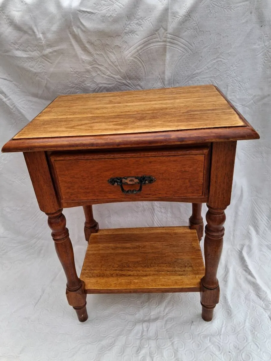 Occasional table - Image 1
