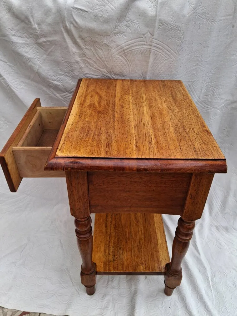 Occasional table - Image 2