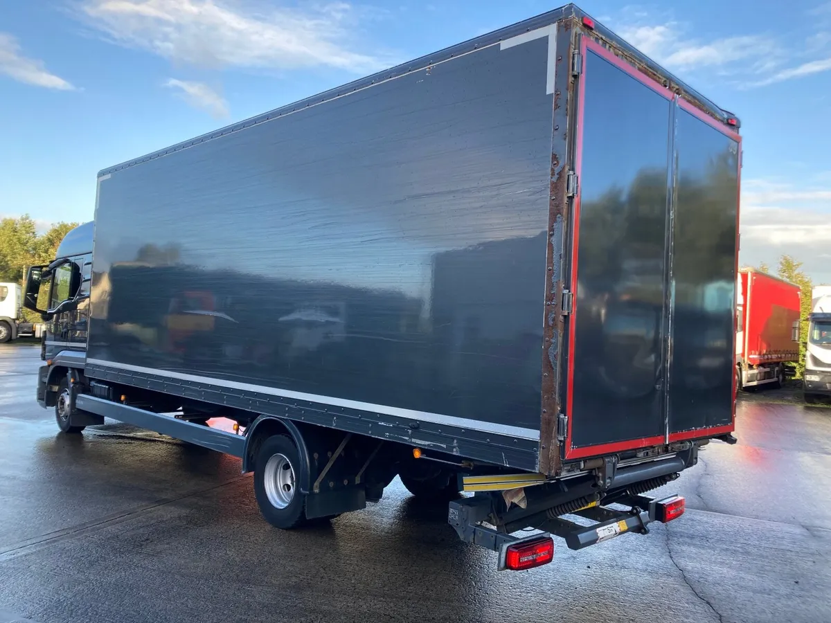 2021 MAN TGL 12-220 sleeper cab - Image 2