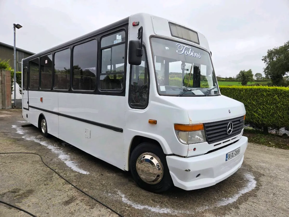Bus - Image 4