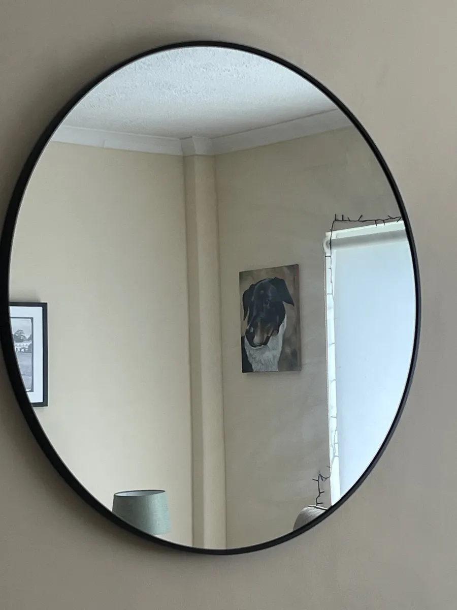 Mirrors / paintings/Easel - Image 1