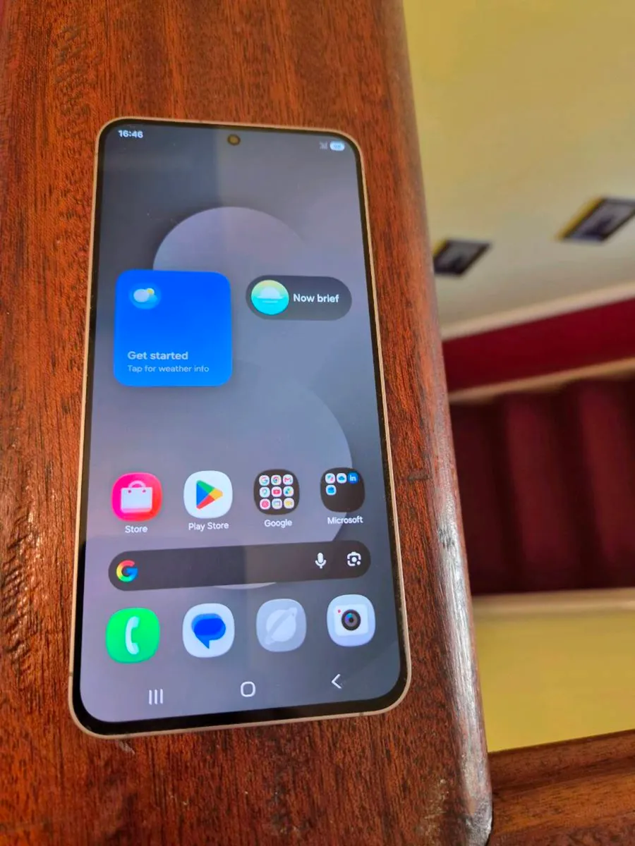 Samsung Galaxy S25 FE - Image 3