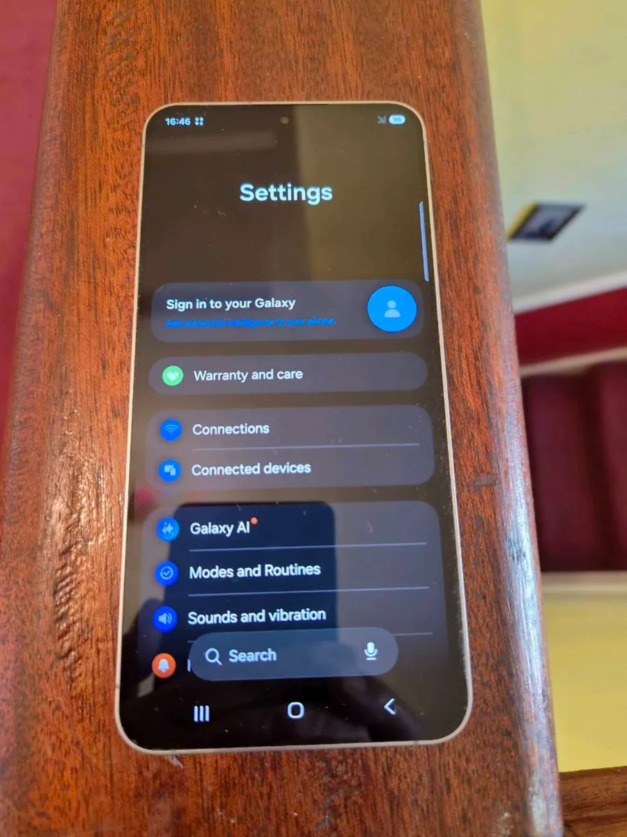 Samsung Galaxy S25 FE - Image 4