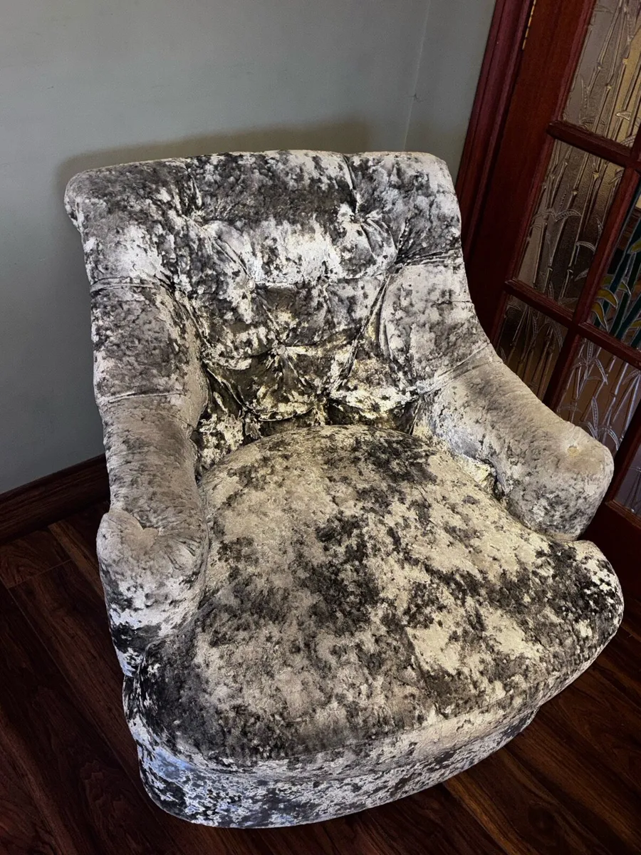 Armchair - Image 1