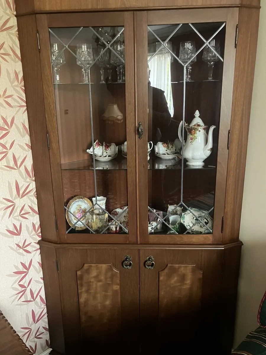 Wooden corner display cabinet stand