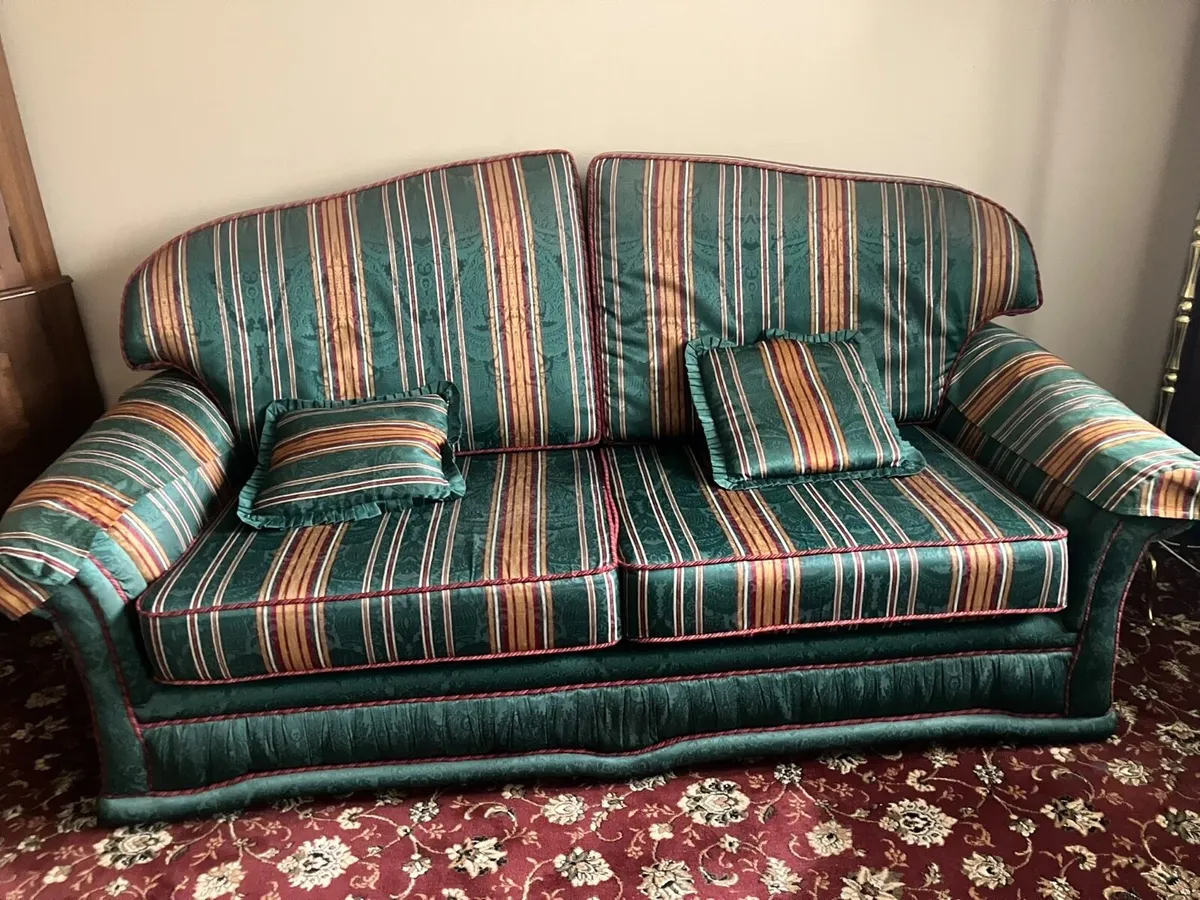 Twin classic sofa set - Image 1