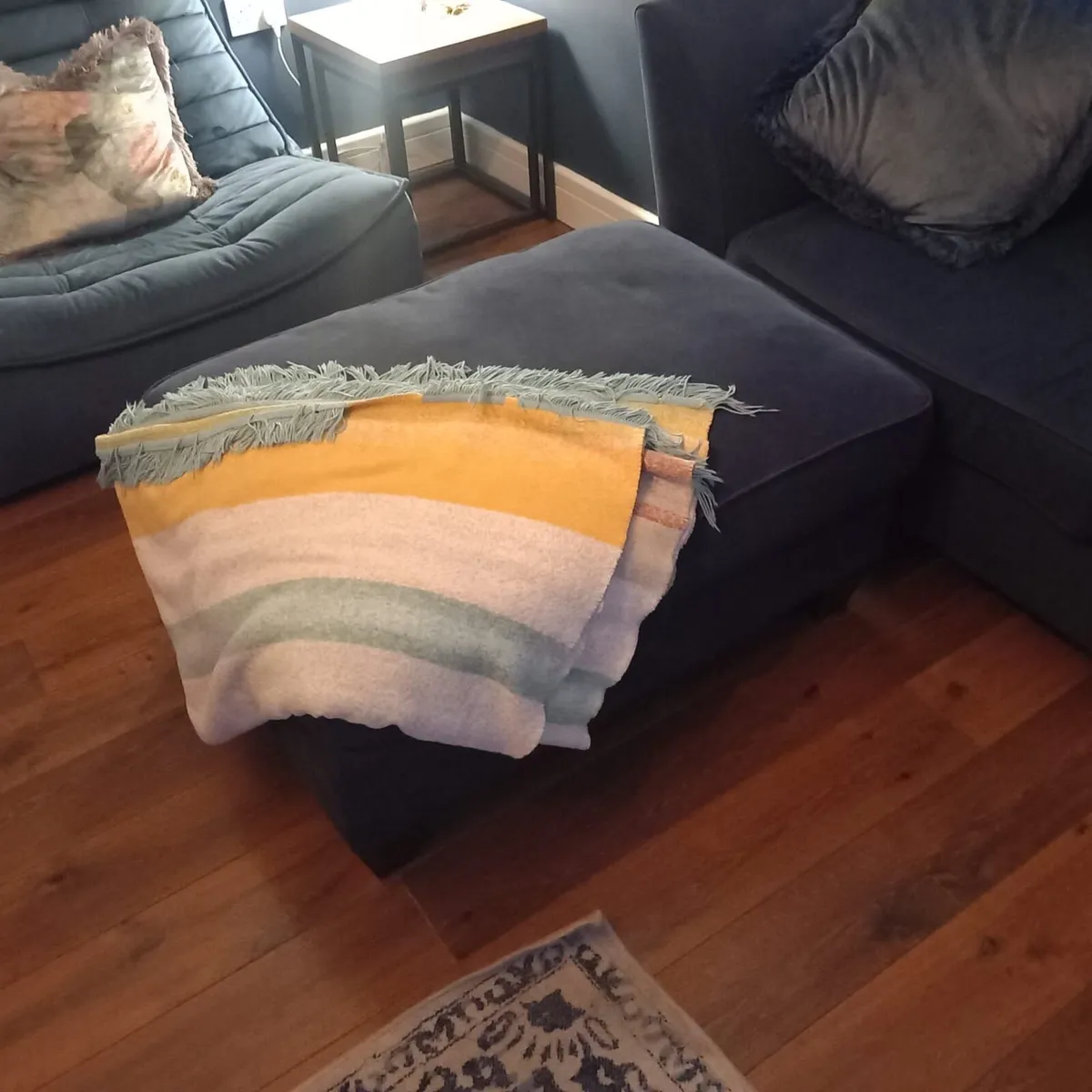 Couch - Image 2