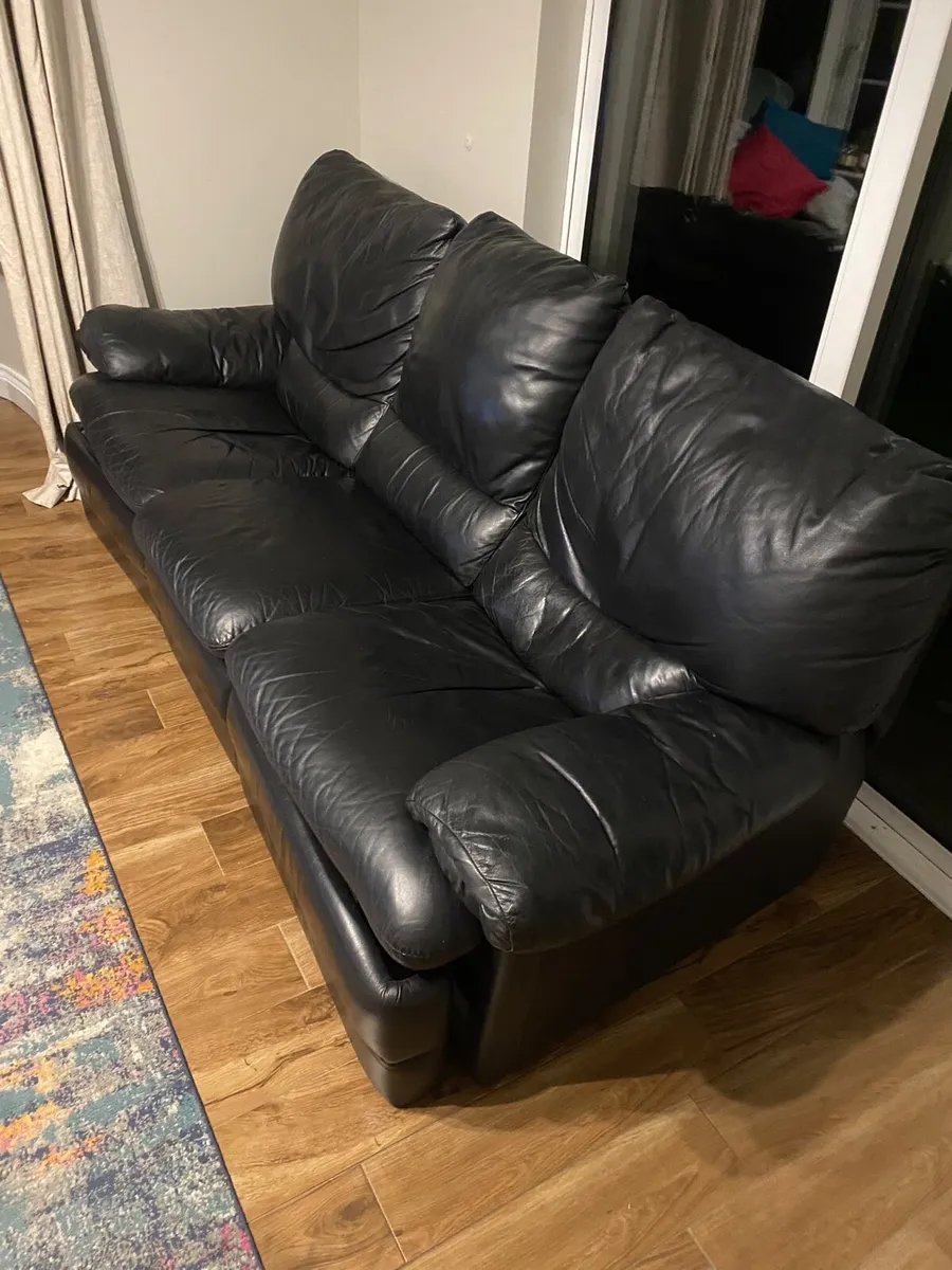 Leather Recliner Couch and 2 Amchairs - Image 1