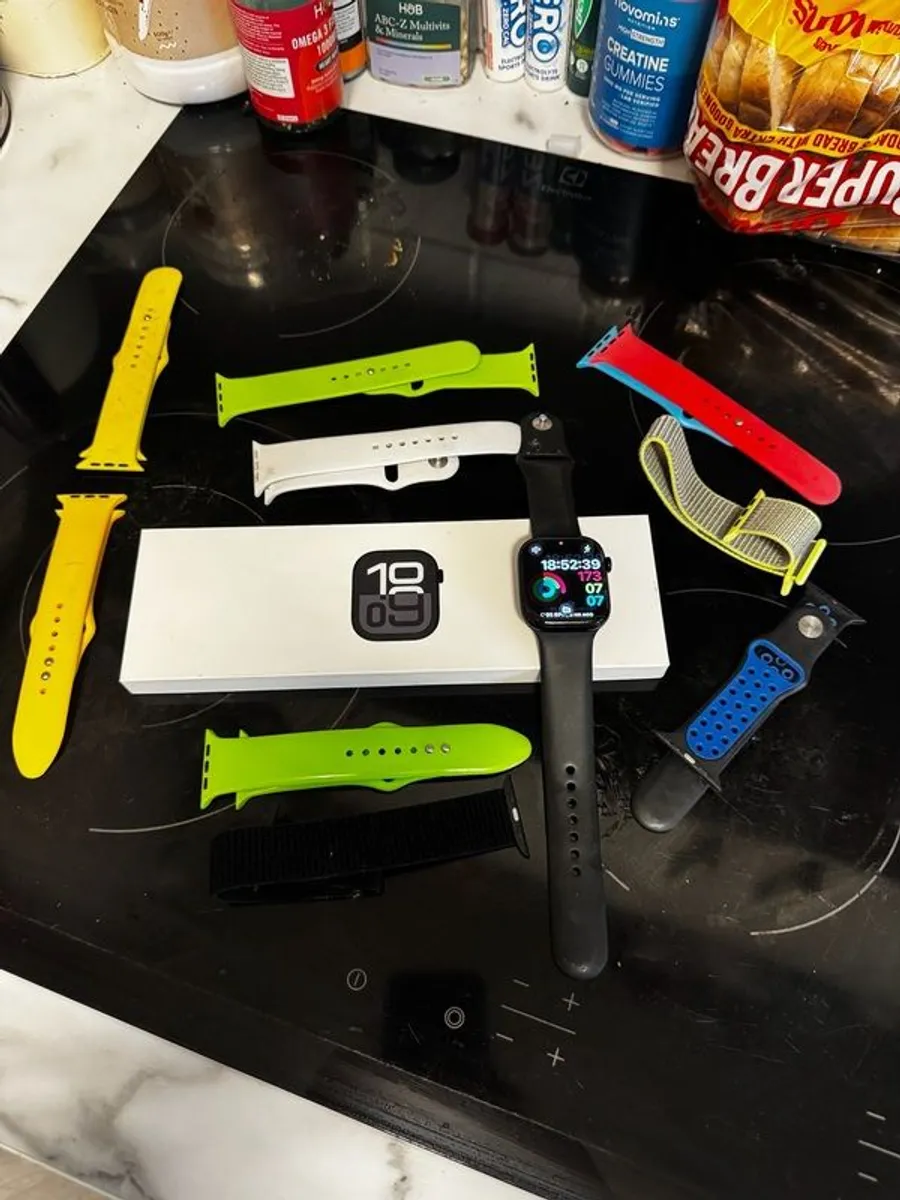 Apple Smart Watch series 10 - Image 3