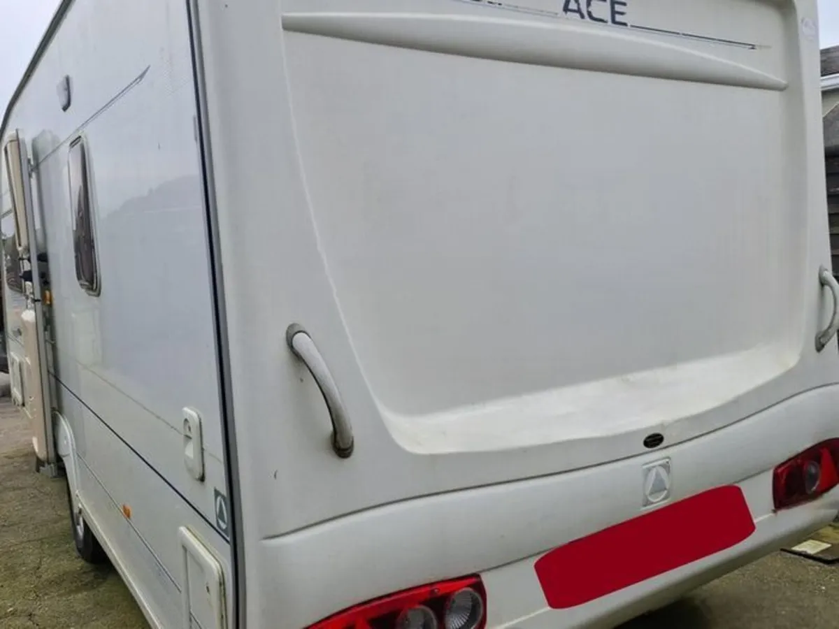 2007 Northstar Ace Award Fixed Bed Caravan - Image 2