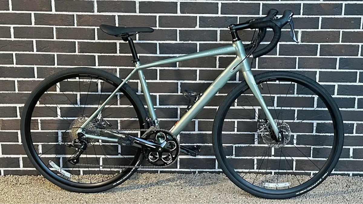 Cannondale Synapse Road Bike - Image 1