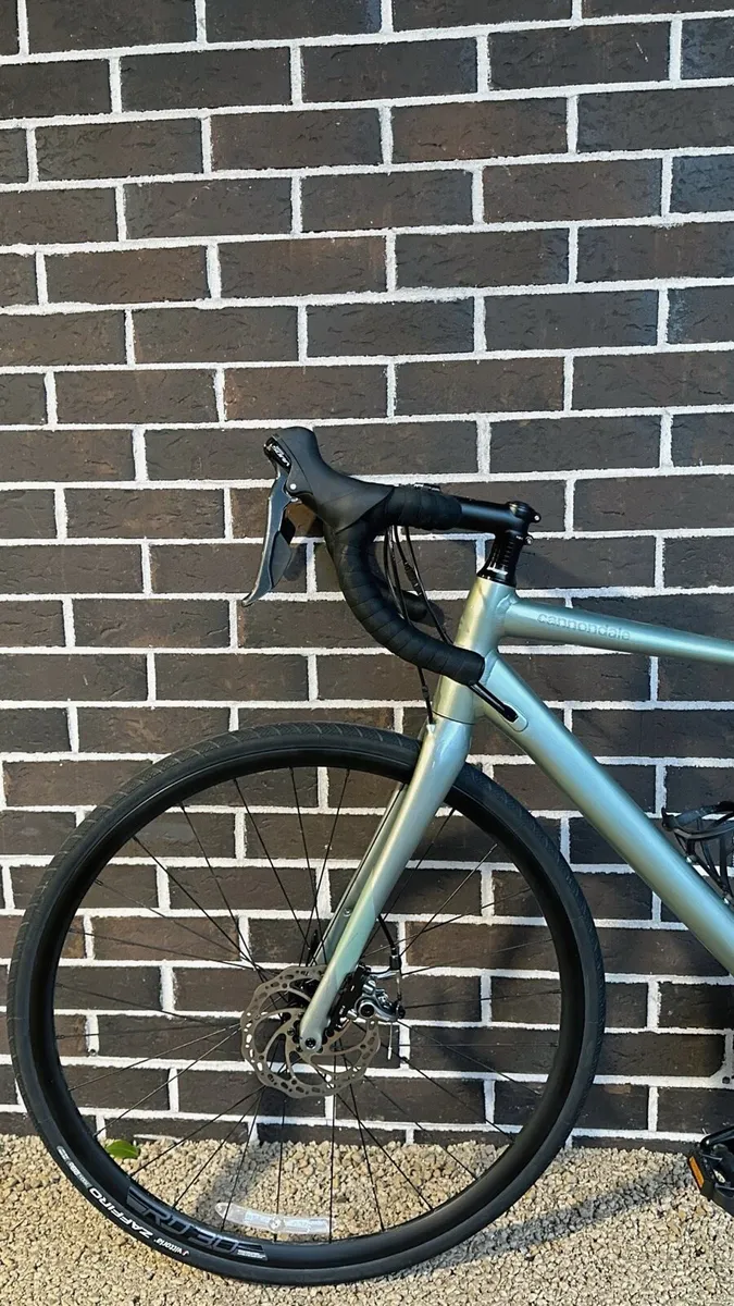 Cannondale Synapse Road Bike - Image 2