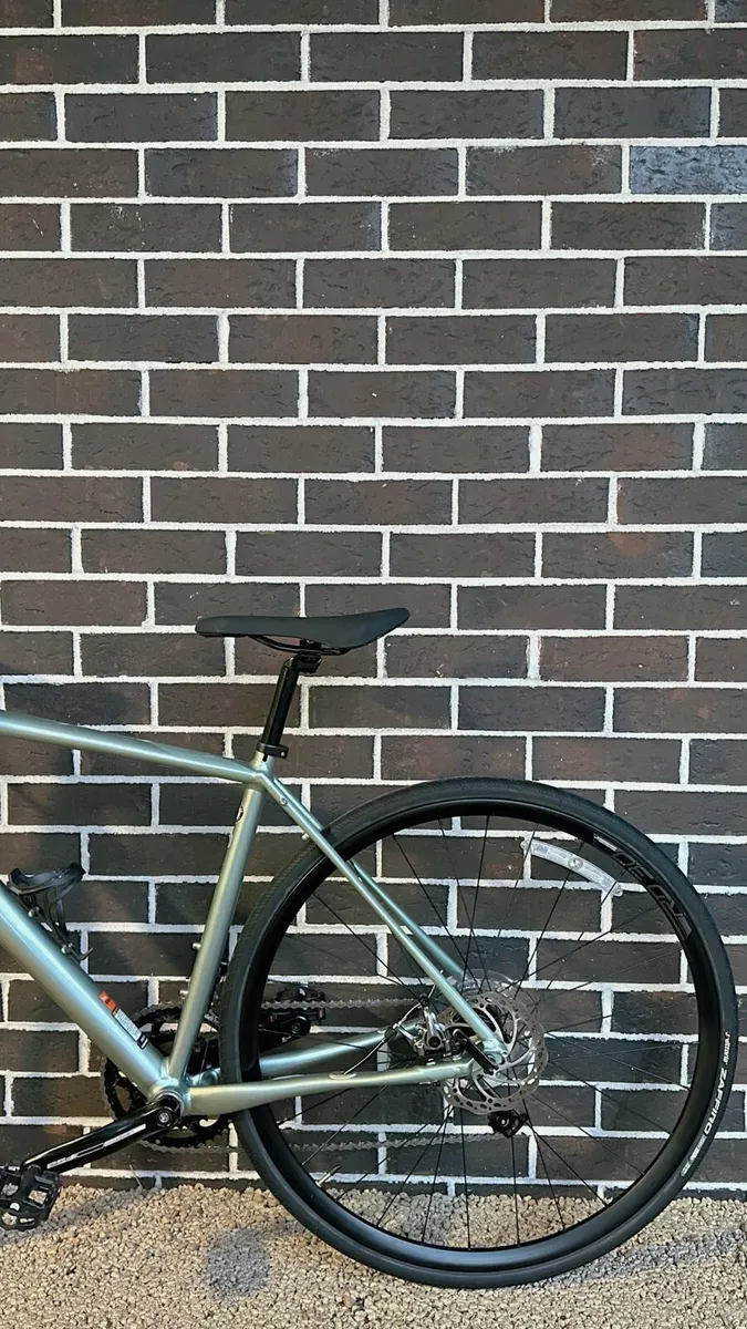 Cannondale Synapse Road Bike - Image 3