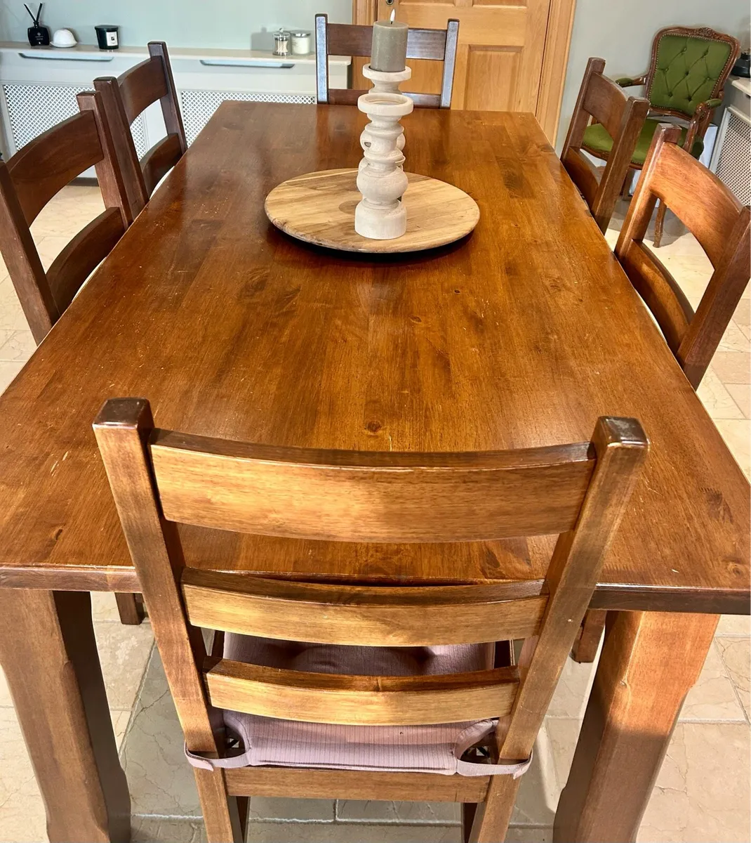 Table & chairs - Image 1