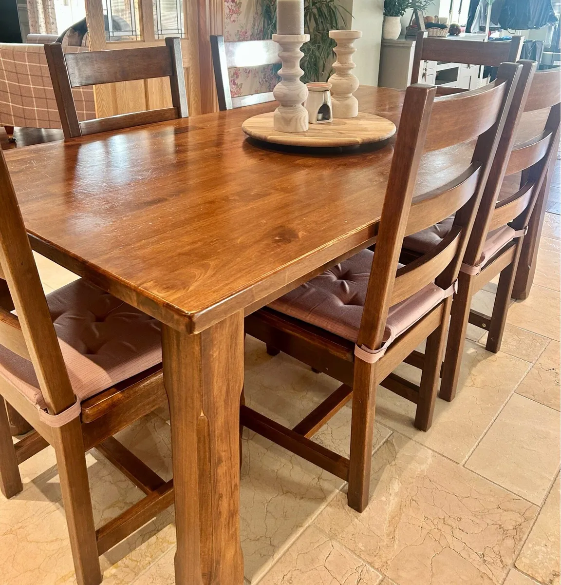 Table & chairs - Image 2