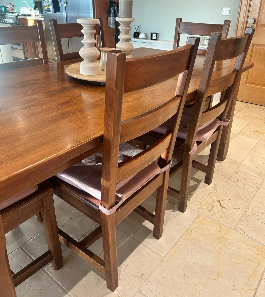Table & chairs - Image 3