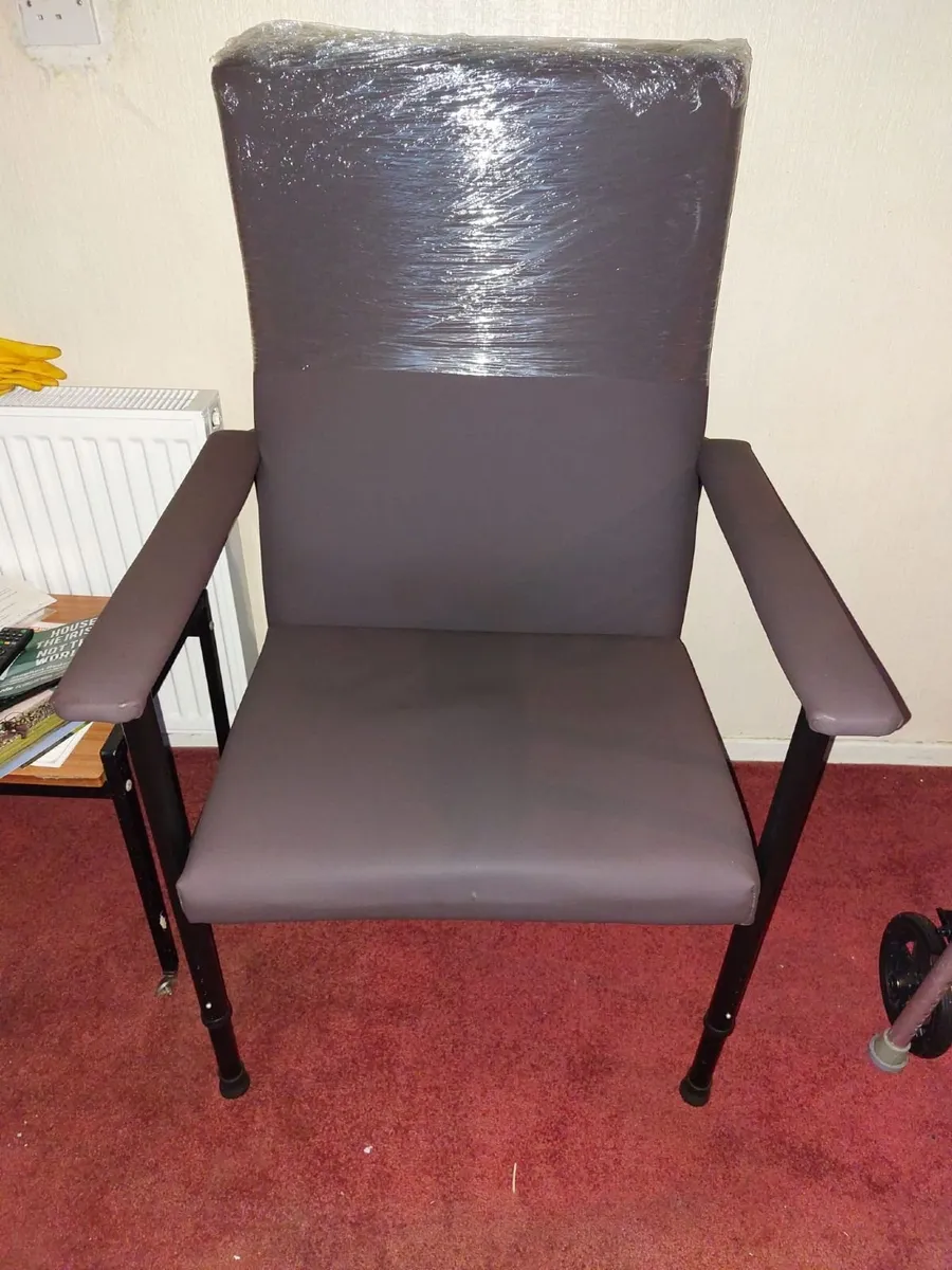 Adjustable high back chair - Image 3