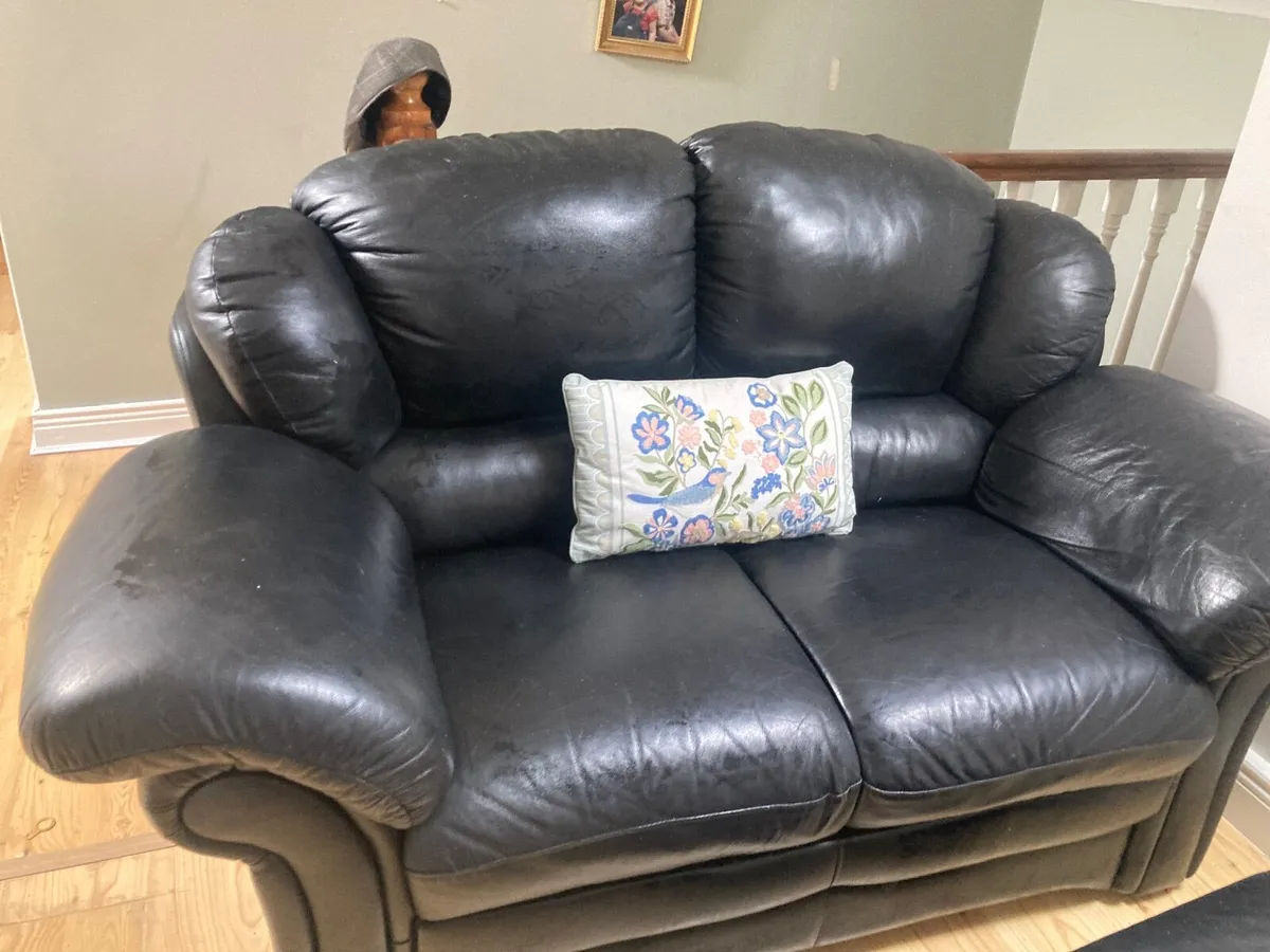 2 seater couch - Image 2