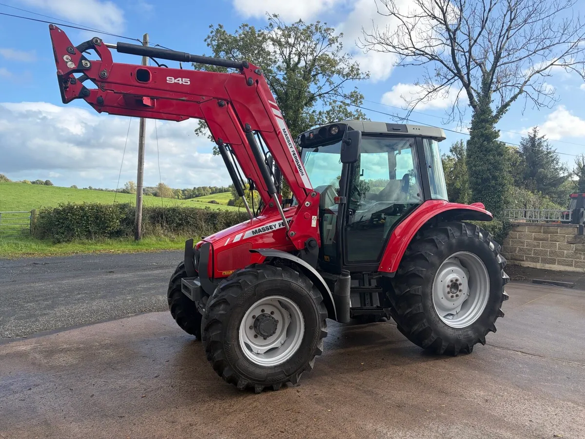 Massey Ferguson 5445 + loader - Image 3