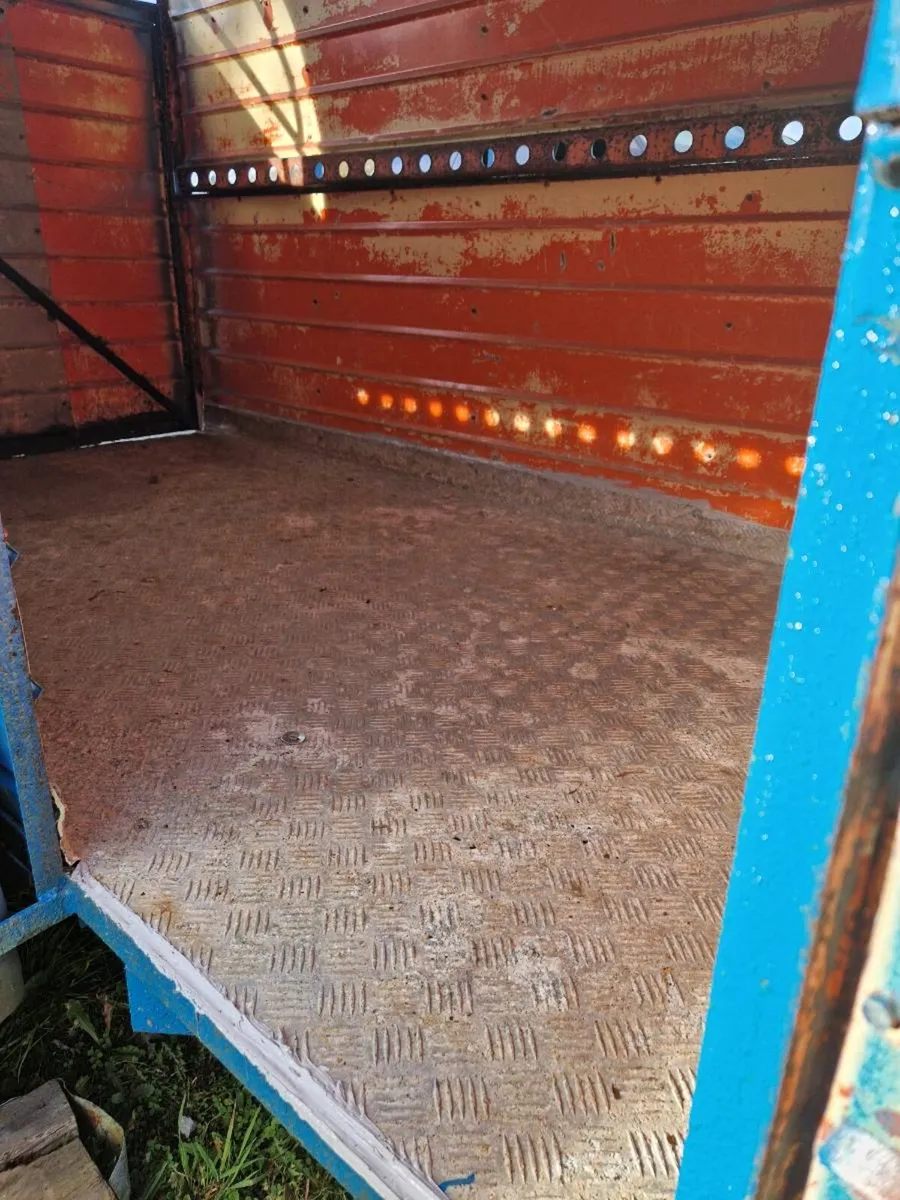 8ft by 4ft livestock trailer - Image 3