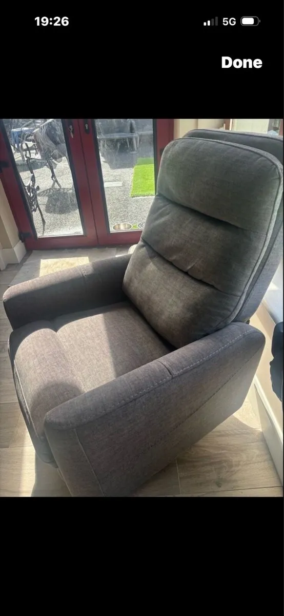 Electric recliner armchair - Image 2